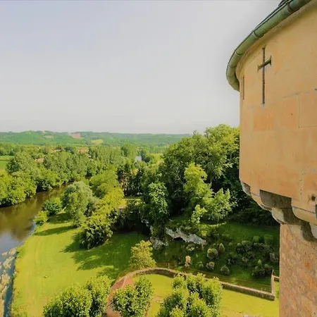 Majestic Castle Near Lascaux Caves ヴィラ *